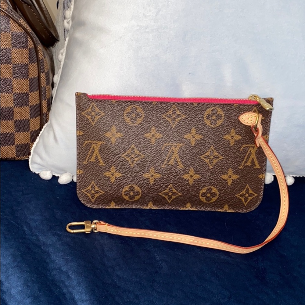 ❌sold❌ Louis Vuitton Pouchette